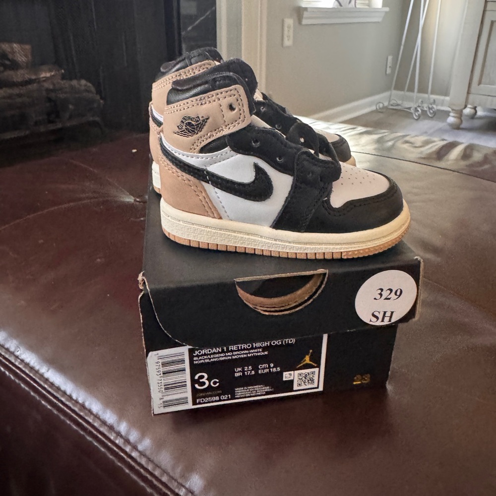 Nike Air Jordan 1 Retro High OG Toddler Sneakers - Black, White, Tan (Latte)